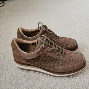 Kelsi Dagger Woven Brown Sneakers